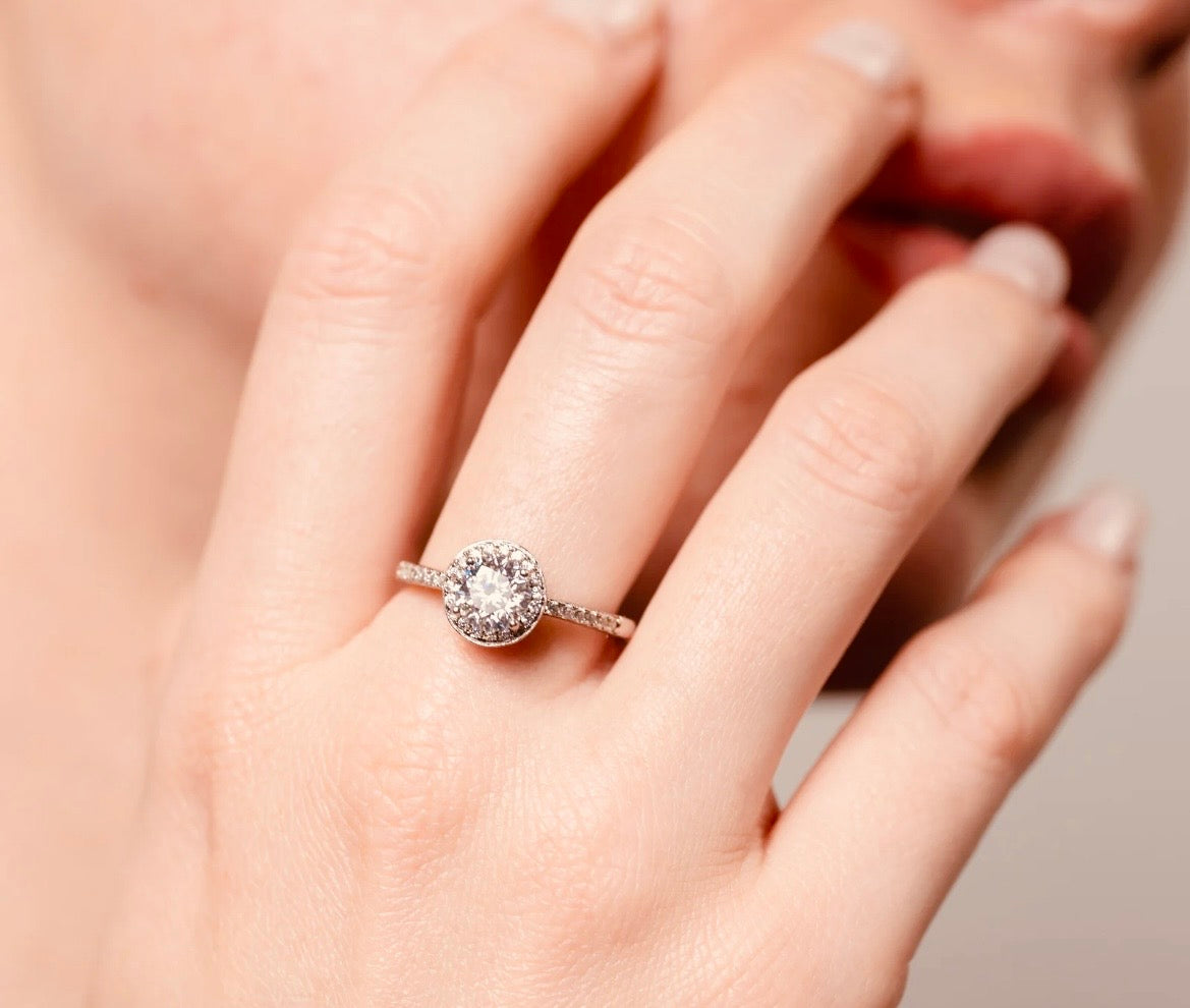 Moisannite ring 2 carat with GRA certificate s925