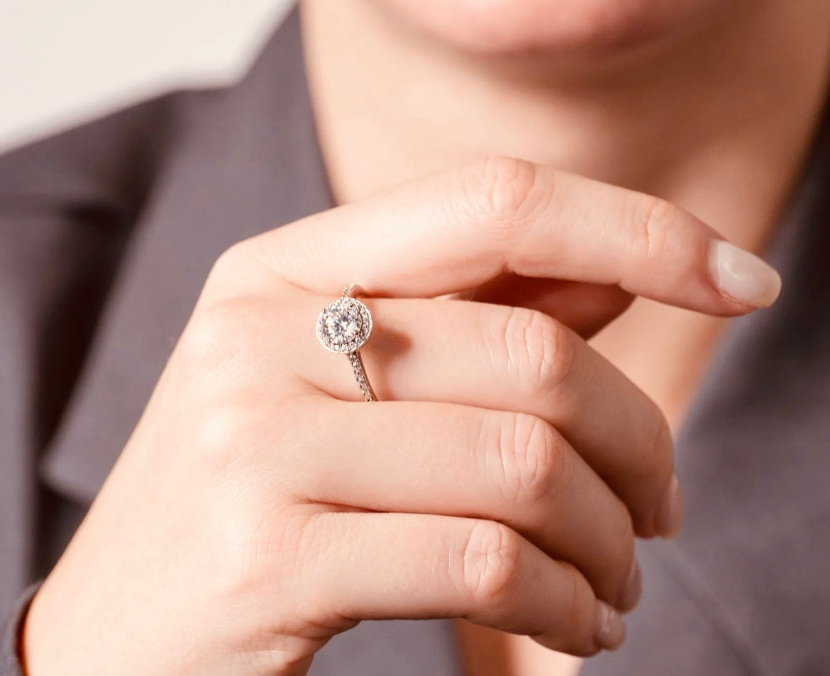 Moisannite ring 2 carat with GRA certificate s925